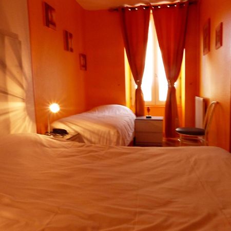 Logis Hotel Au Croissant Buzançais 객실 사진