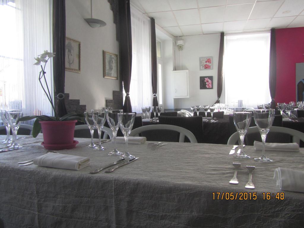 Logis Hotel Au Croissant Buzançais 외부 사진