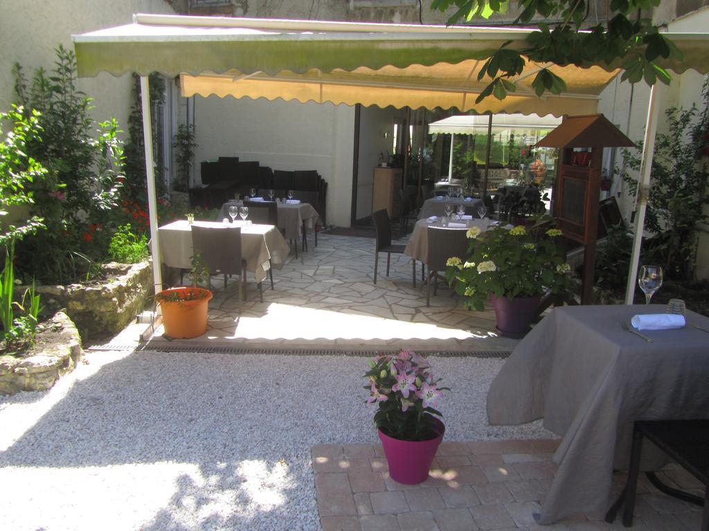 Logis Hotel Au Croissant Buzançais 외부 사진